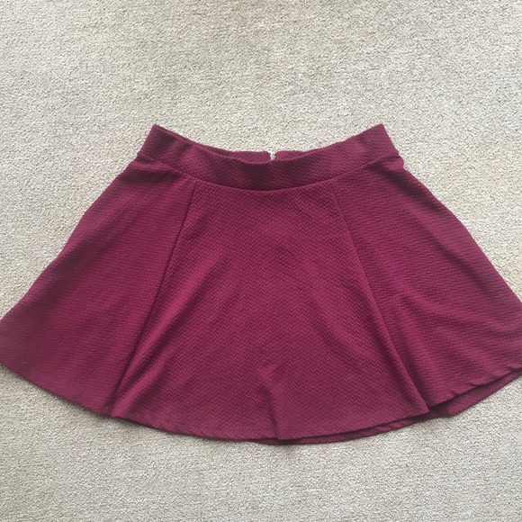 H&M Dresses & Skirts - H&M H & M DIVIDED MAROON SKATER SKIRT SIZE MEDIUM H&M Dresses & Skirts - H&M H & M DIVIDED MAROON SKATER SKIRT SIZE MEDIUM